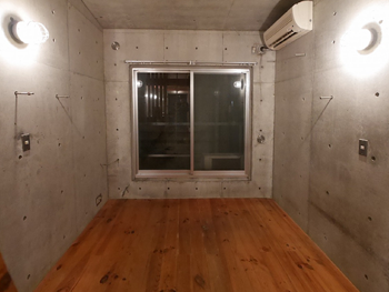 ���r���O