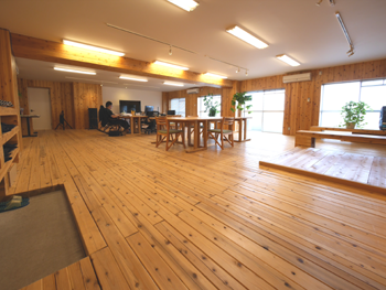 �����������郊�r���O